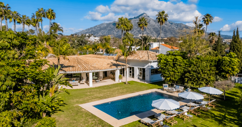 5 bedrooms Villa for Sale in Nueva Andalucía