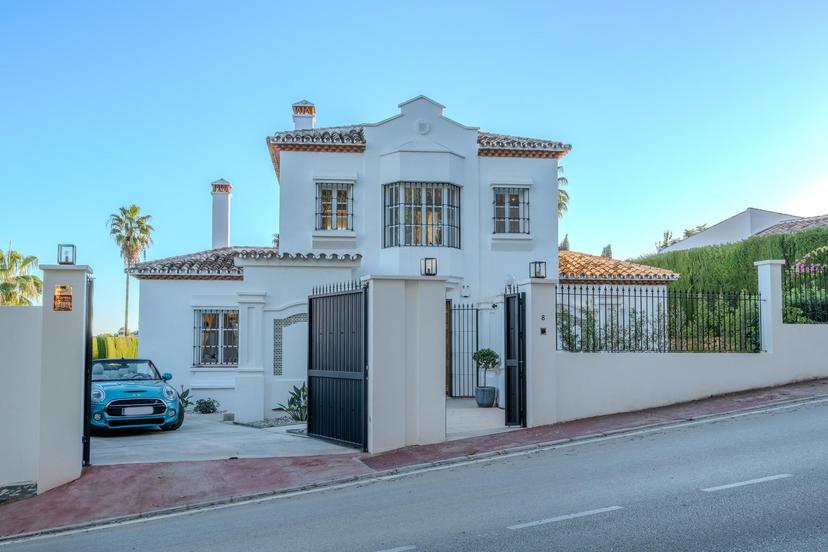 4 bedrooms Villa for Sale in Elviria