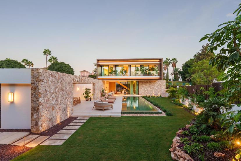 5 bedrooms Villa for Sale in The Golden Mile