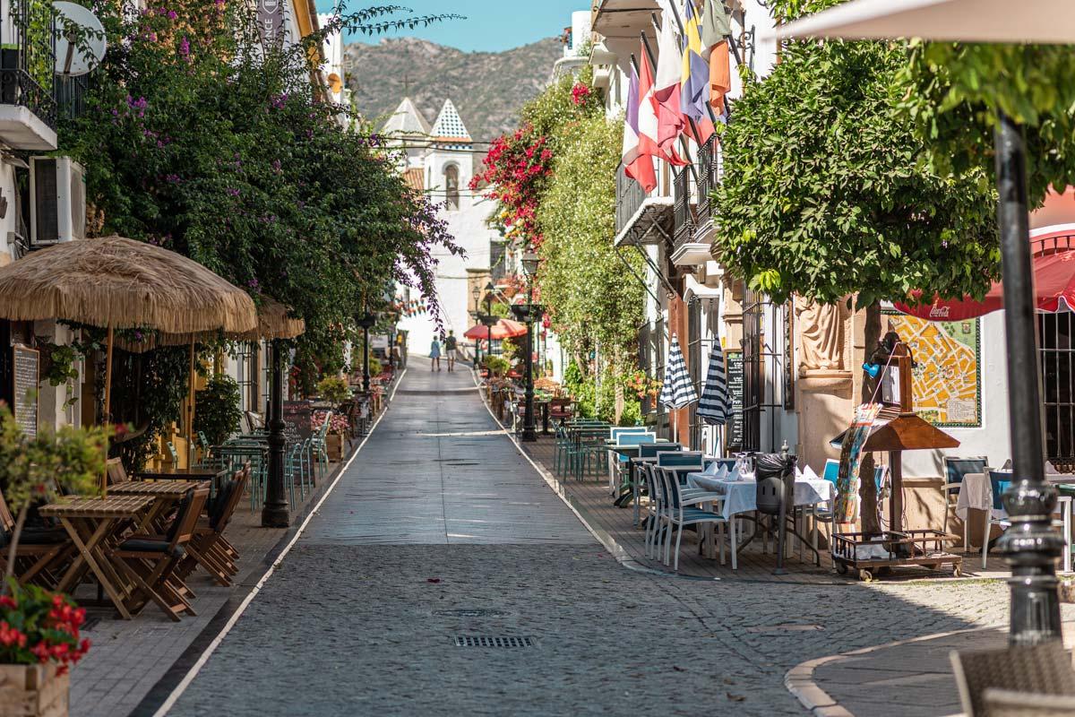 A Spanish afternoon with coffee and… cava