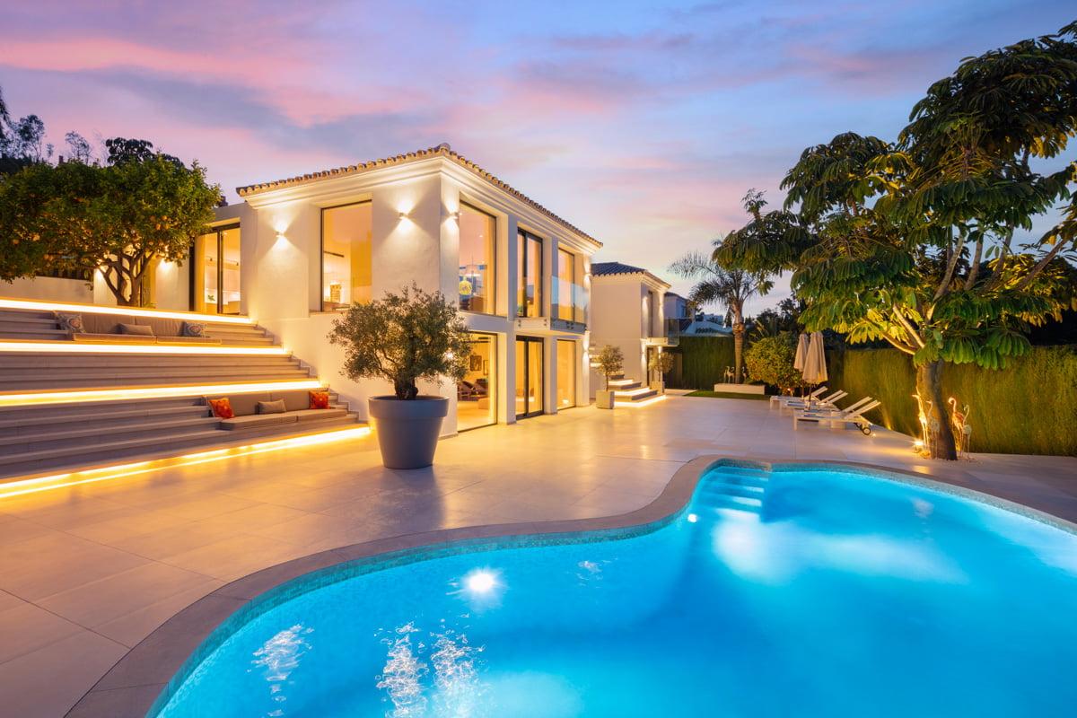 Foreigners invest in property in Spain