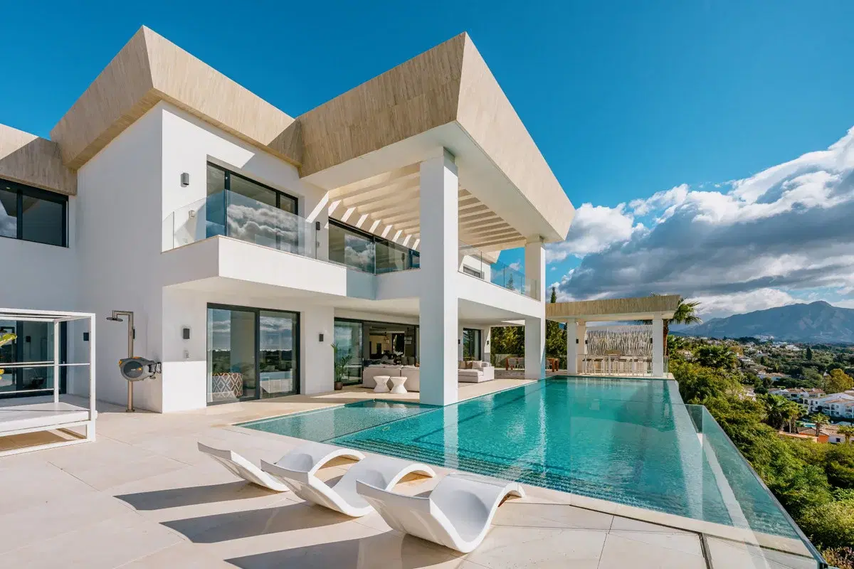 Poles thrive in Spanish real estate [MARKET ANALYSIS]