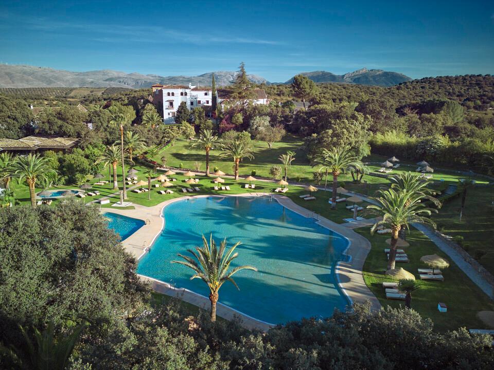 A new dimension of leisure. Closer to nature and olive groves