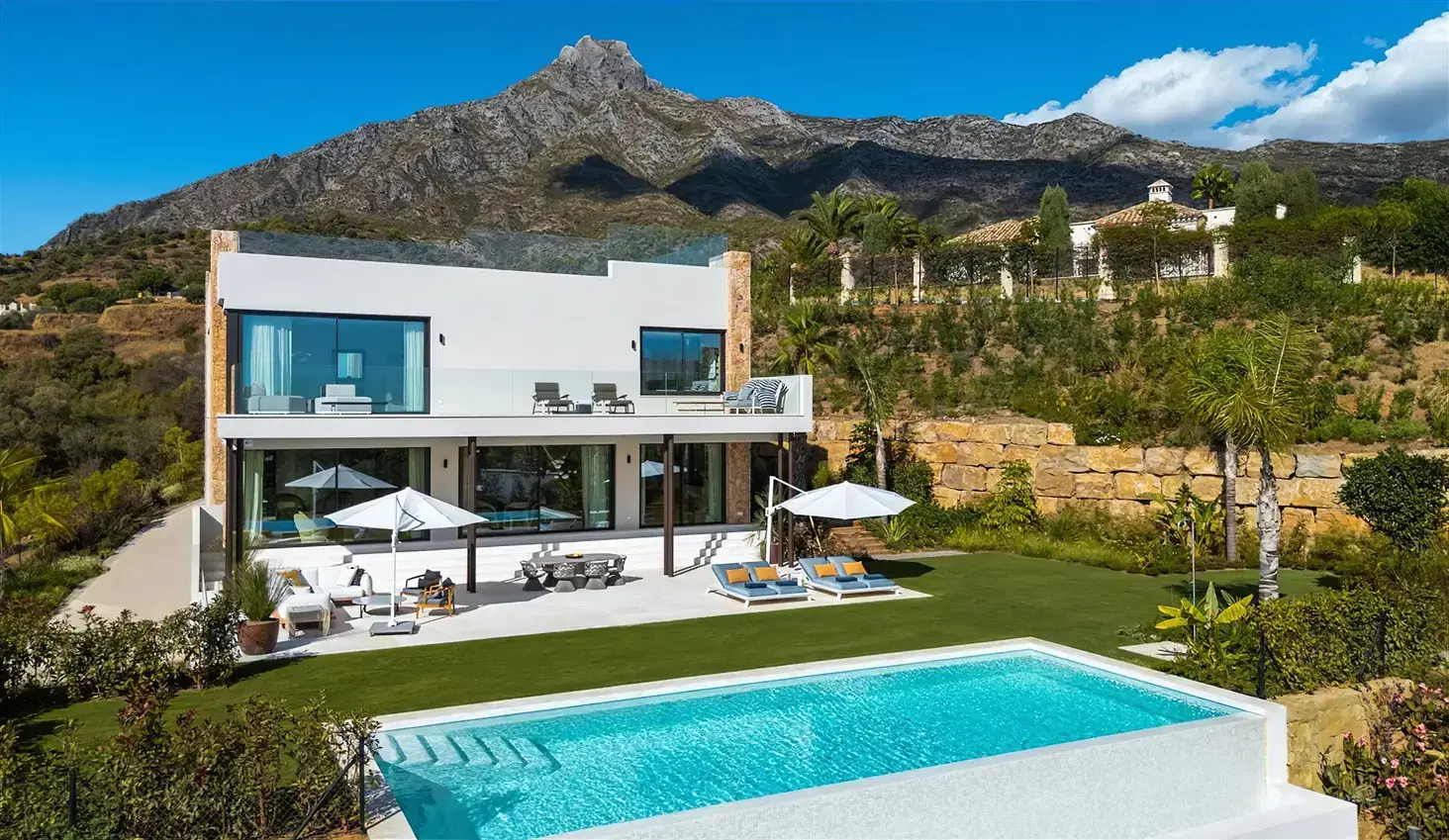 „Poles are buying up the Costa del Sol”. The Spanish press writes about economic success [MARKET ANALYSIS]